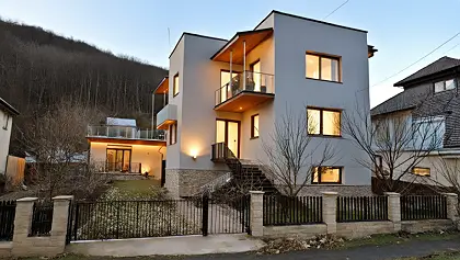 Dom Rožňava nadabula