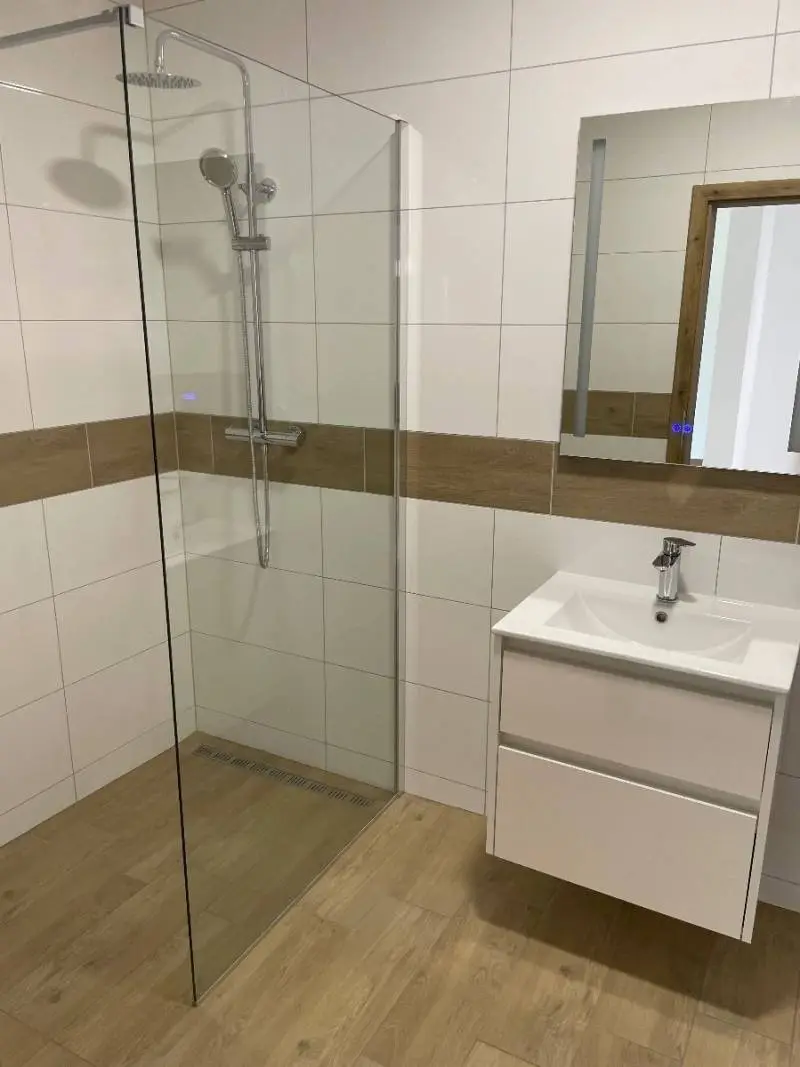 Dlhodobý prenájom nového a moderného bytu v Kline – foto 4