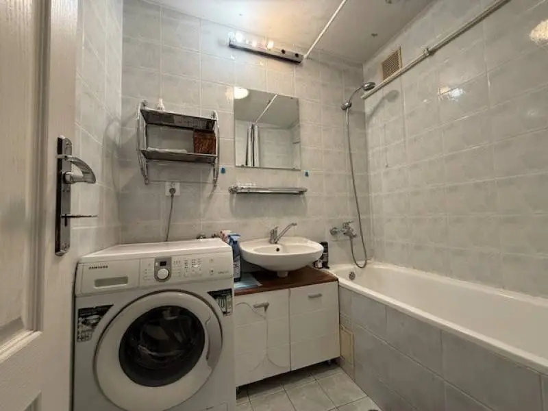 Prenájom 4-izb. Byt – Centrum Bratislava – 4 Samostatné izby – foto 7