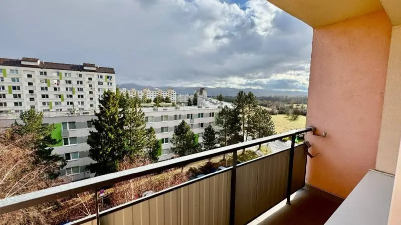 Na dlhodobý prenájom – Priestranný, kompletne zrekonštruovaný 3-izbový byt s 2 loggiami – foto 15