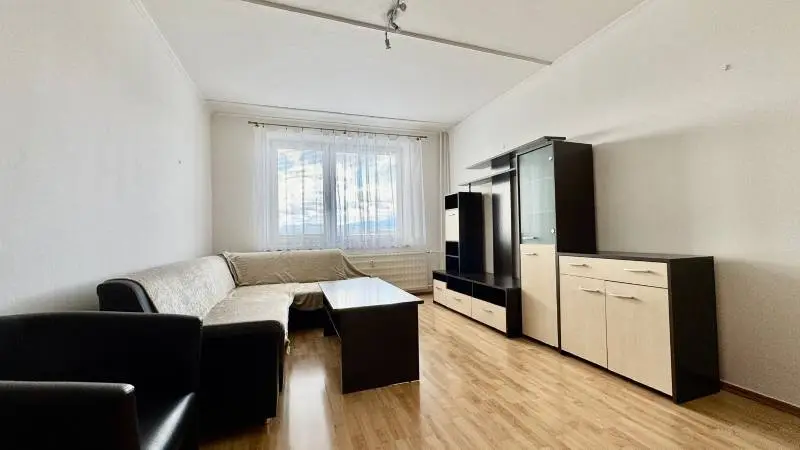 Na dlhodobý prenájom – Priestranný, kompletne zrekonštruovaný 3-izbový byt s 2 loggiami – foto 6