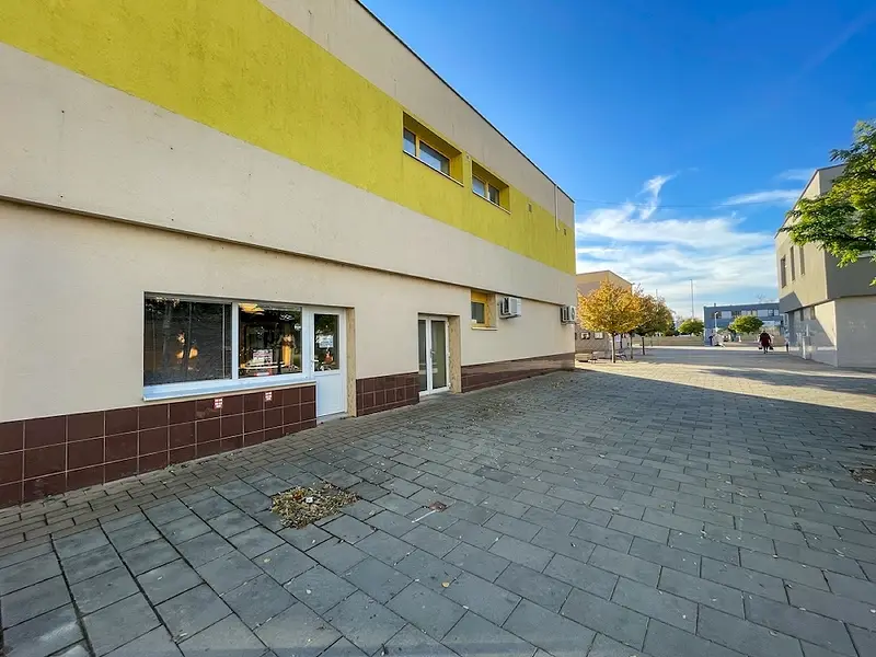 Podnikateľský priestor v centre mesta na prenájom, Vráble – foto 5