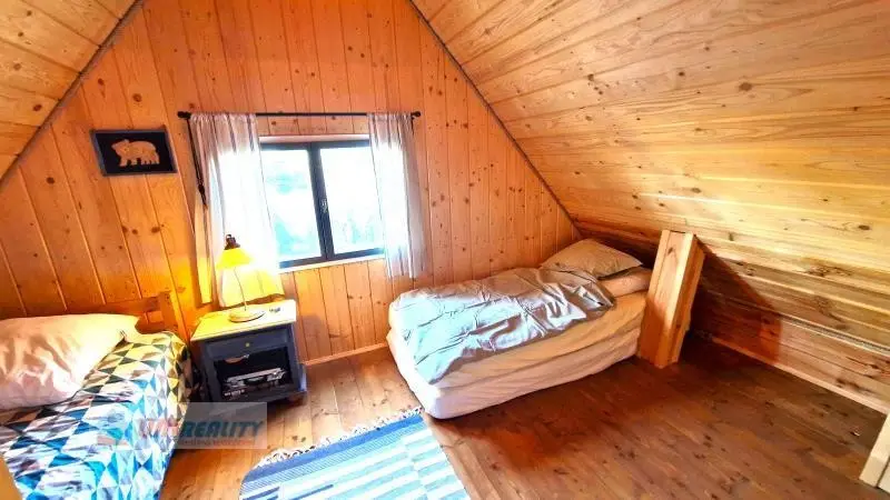 Duchonka – Štýlová celoročná chata s bazénom / 4 – Izby / terasa / veľký altánok / pekný pozemok – foto 16