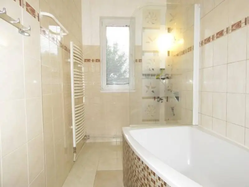 2,5 Izbový byt so záhradkou v Rajke – Ideálne bývanie s pokojom a súkromím – foto 5