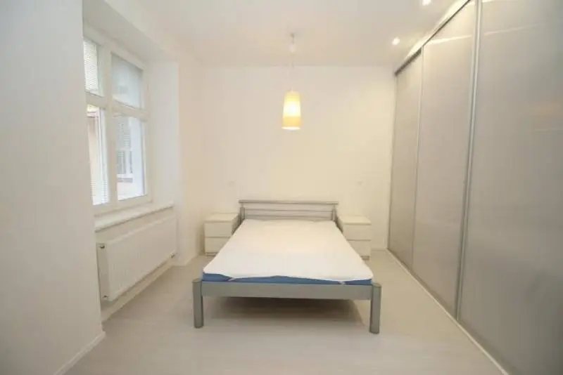 Prenájom 2-izbového bytu – Medená ulica, centrum Bratislavy – foto 5