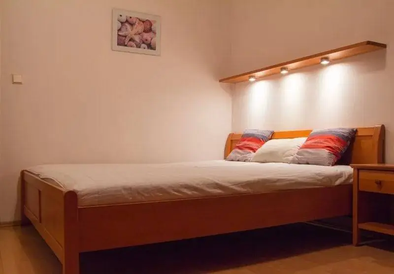 Slnečný 2-izbový byt s veľkou loggiou a parkovaním – Ružinov / ostredky, na Vrakuňskej ceste – foto 3