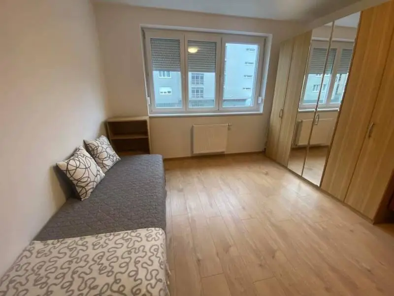 Bratislava IV - Dúbravka >>> Prenájom príjemného veľkometrážneho 3 izbového bytu s loggiou – foto 19