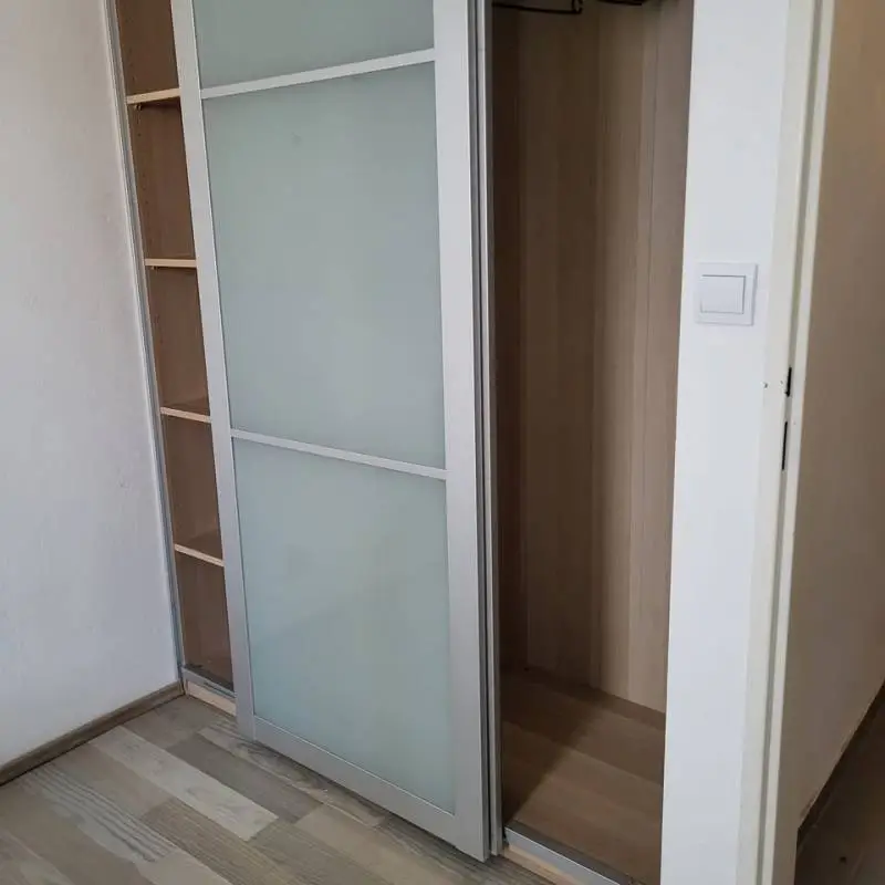 Bývajte v centre, kde TO žije! 2-izbový byt pri Hviezdoslavovom námestí – foto 7
