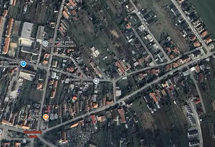 Slnečný pozemok na RD + dvojdom 800+105 m², Chorvátsky Grob