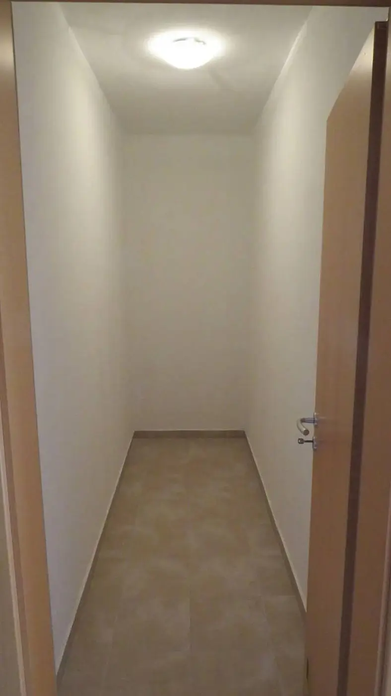 Na križovatkách, Bratislava – Ružinov (Trnávka), priestranný 2-izbový byt s balkónom – foto 4