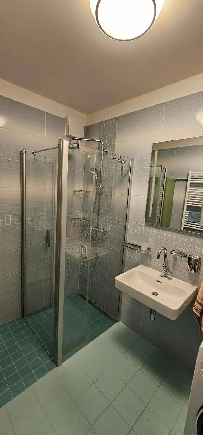 Exkluzívne na prenájom – Štýlový 2-izbový byt s garážou a loggiou v TOP lokalite račianske MÝTO – foto 6