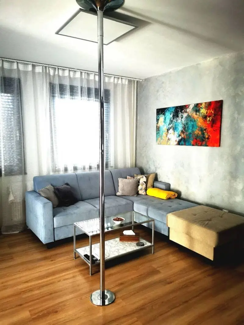 Štýlový 2-izbový byt s garážou a klimatizáciou – Ružinov, Mierová ulica, moderné – foto 6