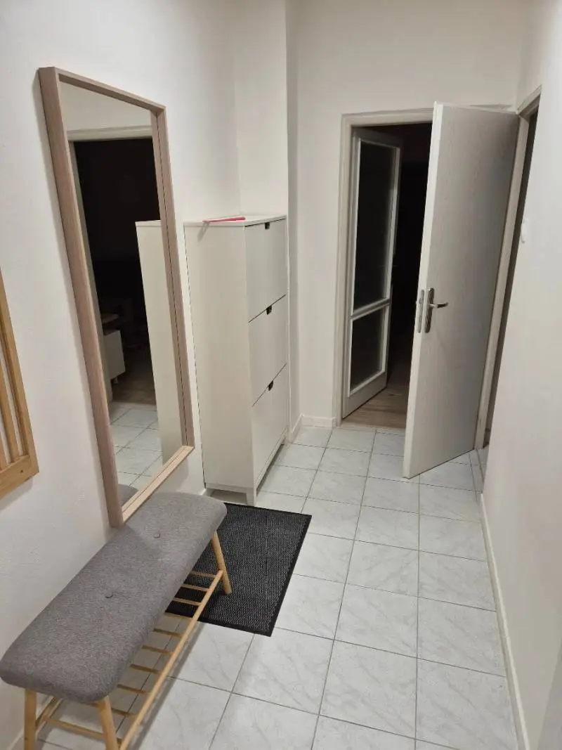 Útulný 2,5-izbový byt s dvomi balkónmi v obľúbenom Ružinove! – foto 5