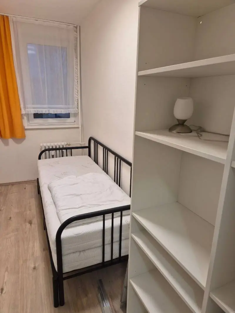 Útulný 2,5-izbový byt s dvomi balkónmi v obľúbenom Ružinove! – foto 7