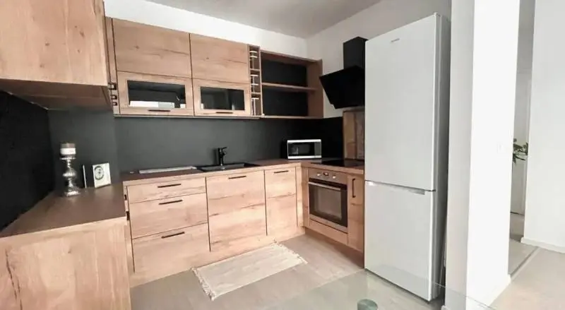 Úplne nový 2-izbový byt s klimatizáciou, parkovaním a internetom v cene! – foto 5