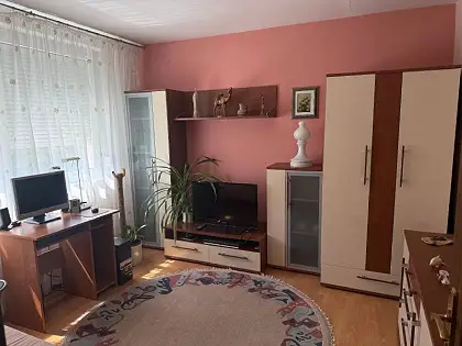 Petržalka – Mamateyova, priestranný 3-izbový byt, 3 samostatné izby, Zasklená loggia