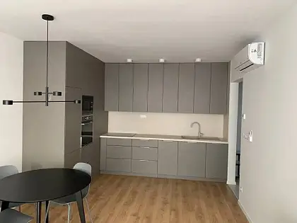 Moderný 2-izbový byt s parkovaním – Varšavská ulica, Ružinov