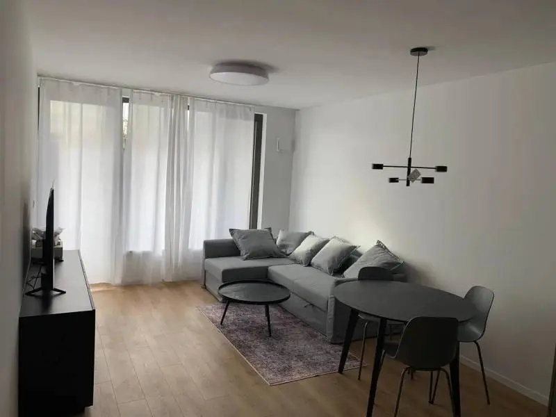 Moderný 2-izbový byt s parkovaním – Varšavská ulica, Ružinov – foto 2