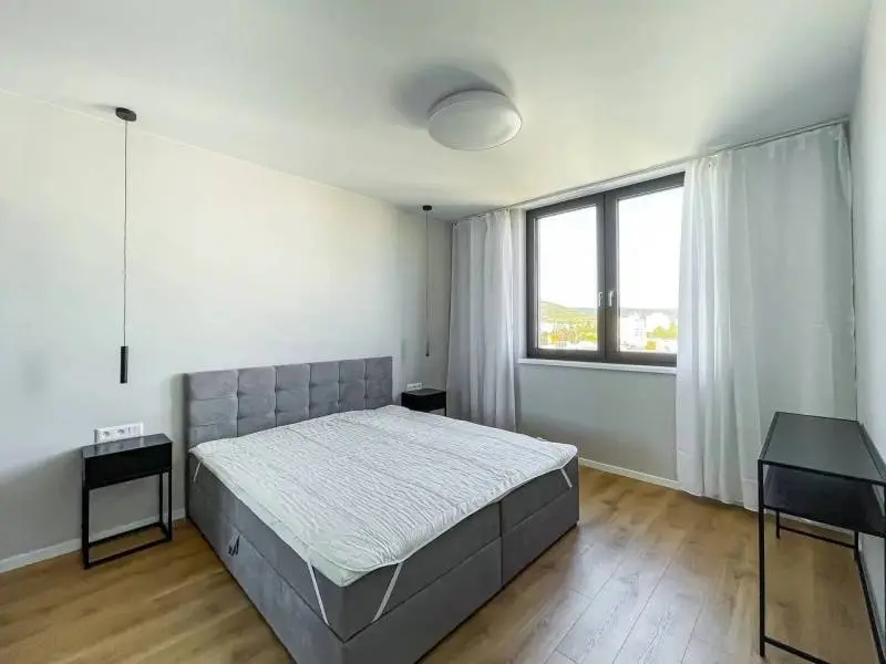 Moderný 2-izbový byt s parkovaním – Varšavská ulica, Ružinov – foto 4