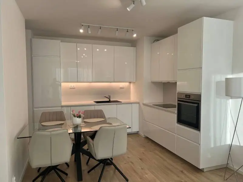 Slnečnice – Viladomy, Fialová ulica, moderný 2-izbový byt, 9 m² terasa, novostavba – foto 4