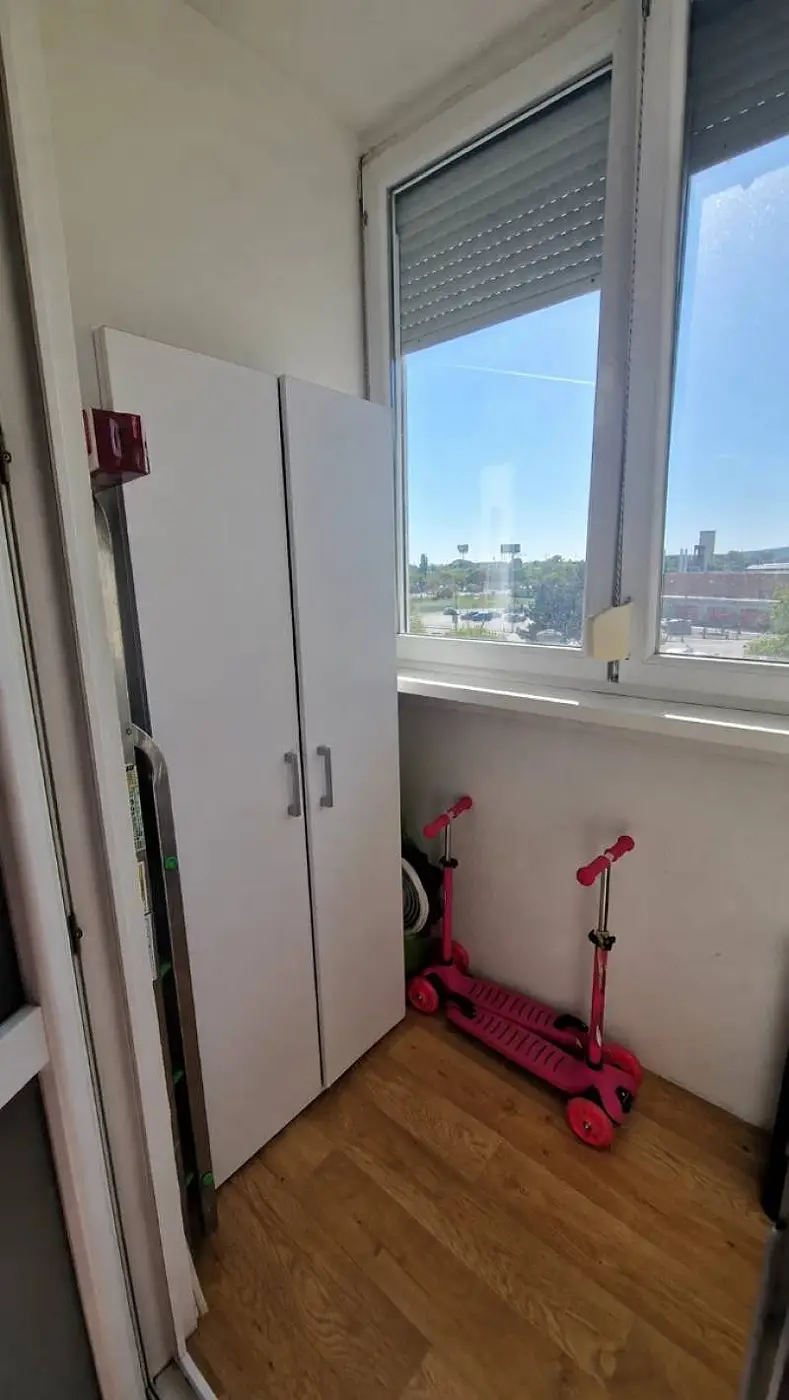 Petržalka – Tupolevova, priestranný 3-izbový byt, klimatizácia, loggia, kompletne zariadený – foto 9