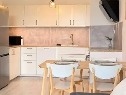 Na prenájom moderný 2-izbový byt s garážovým státím – Slnečnice