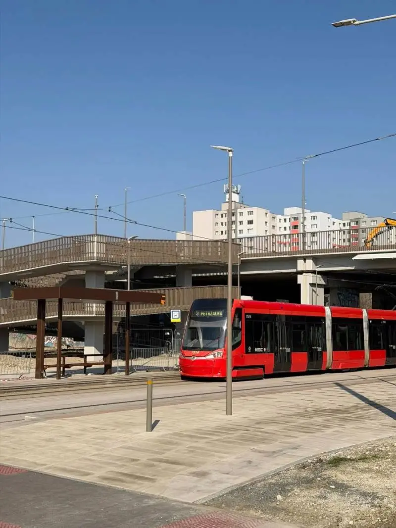 Na prenájom moderný 2-izbový byt s garážovým státím – Slnečnice – foto 10