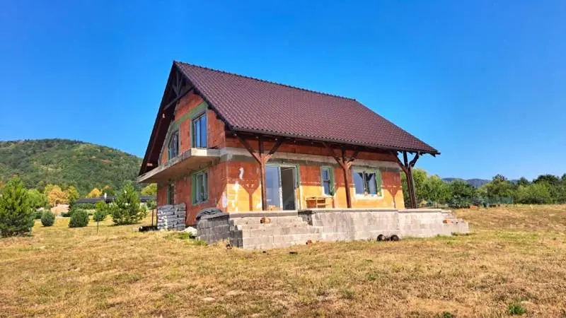 Rozostavaný rodinný dom v obci Prestavlky, okres Žiar nad Hronom – foto 3