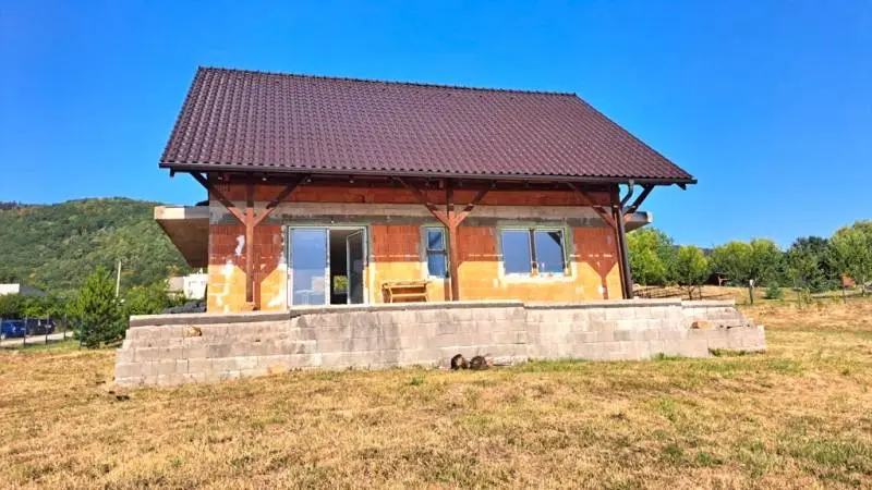 Rozostavaný rodinný dom v obci Prestavlky, okres Žiar nad Hronom – foto 4