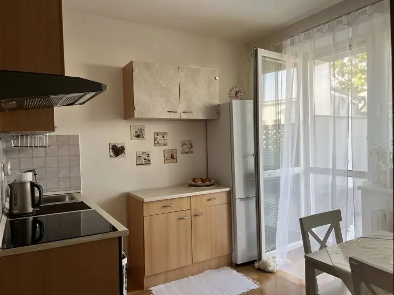 Na predaj 1,5i byt s terasou a parkovacím státím v Ba - Geologická ul – foto 6