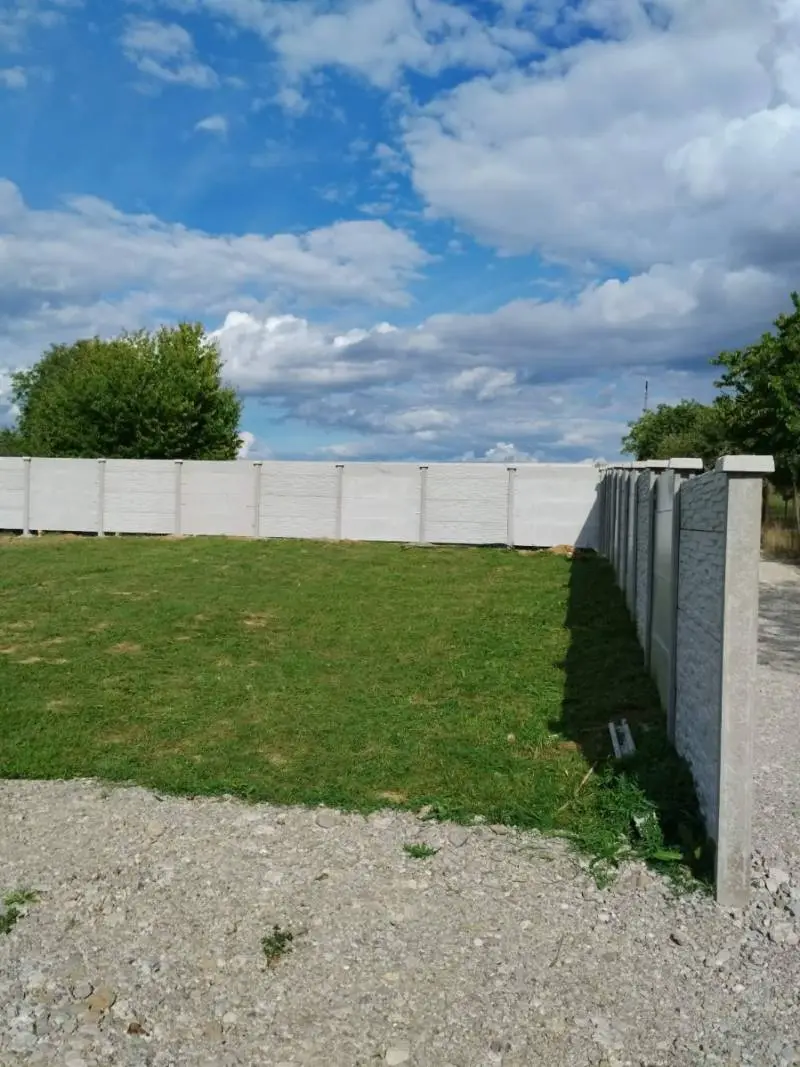Stavebný pozemok pripravený na stavbu – foto 2