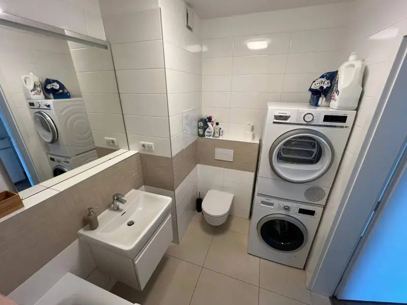 Stein – Kompletne zariadený 2-izbový byt s klimatizáciou Bratislava – Staré Mesto, 48 m², 6. – foto 8