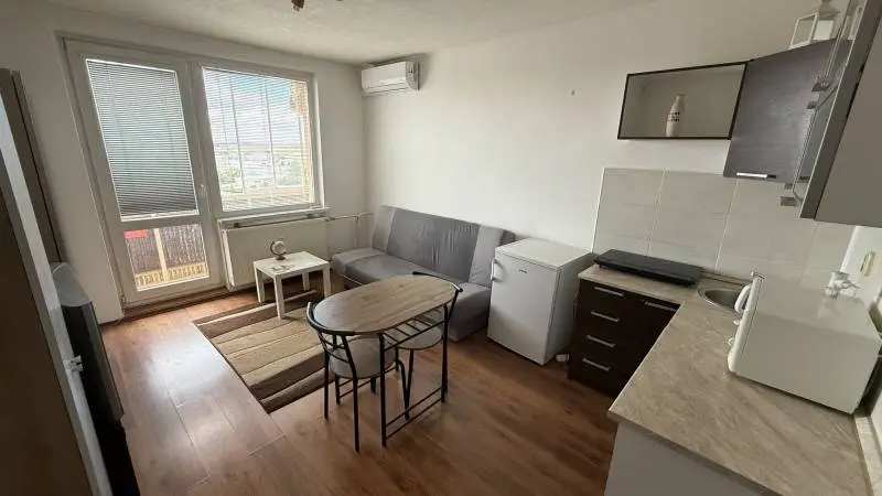 Na prenájom garsónka s balkónom v centre mesta Senica - Cheap app. – foto 2