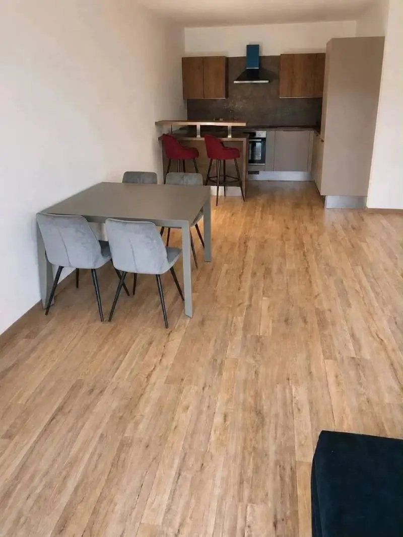 Koliba – Svätovavrinecká, moderný 2-izbový byt, 67 m², 30 m² terasa, klimatizácia – foto 3