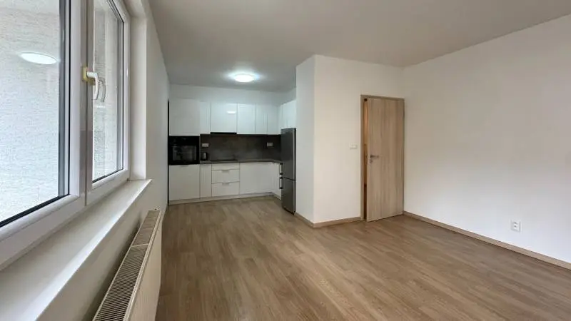 Prenájom Priestranného 2-izbového bytu s veľkým balkónom – Dlhé diely jána stanislava – foto 3