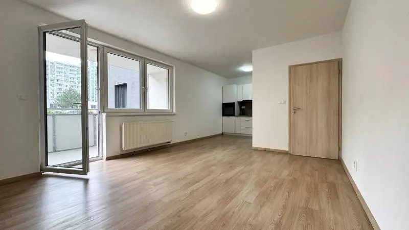 Prenájom Priestranného 2-izbového bytu s veľkým balkónom – Dlhé diely jána stanislava – foto 7