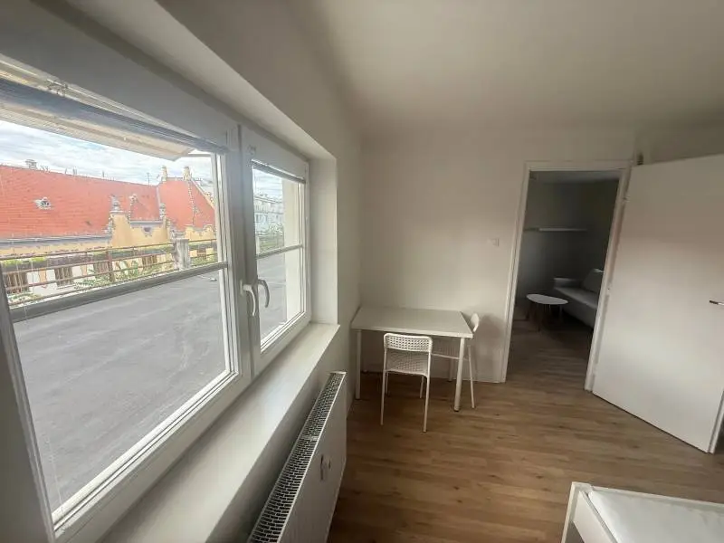 Staré mesto – Grösslingova, rekonštruovaný 2,5-izbový byt, 60 m², kompletne zariadený – foto 7