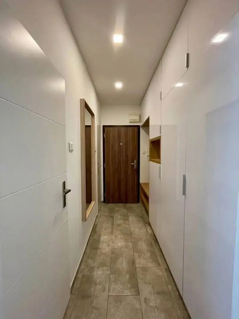 Ružinov – Exnárova, 2-izbový byt 55 m², 2 balkóny, kompletne zariadený, električka 2 minúty – foto 8