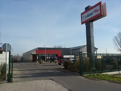 Obchodný priestor na predaj alebo prenájom Hurbanovo 937 m²+