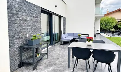 Nadštandardný RD s bazénom so slanou Vodou, pozemok 775 m².