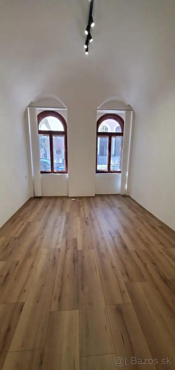 Prenájom nebytového priestoru 23,6 m² – Centrum Košíc – foto 8