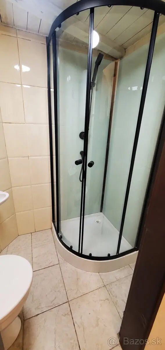 Nebytový priestor 24,54 m² v centre – Prenájom – foto 8