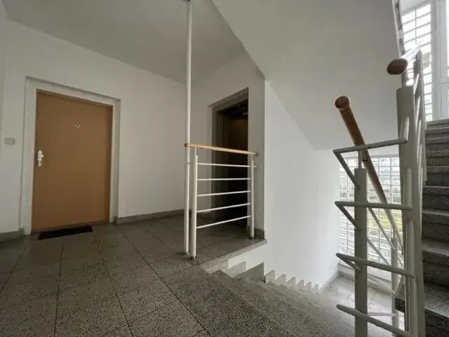 Kramáre – Stromová, priestranný 2-izbový byt, 78 m², 9 m² loggia, garážové státie – foto 6