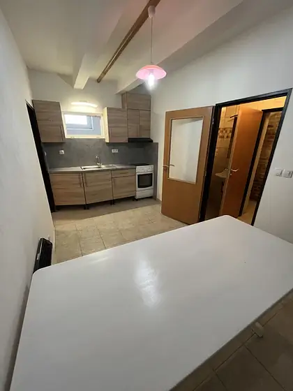 Pronájem suterénního bytu 2kk 60 m²
